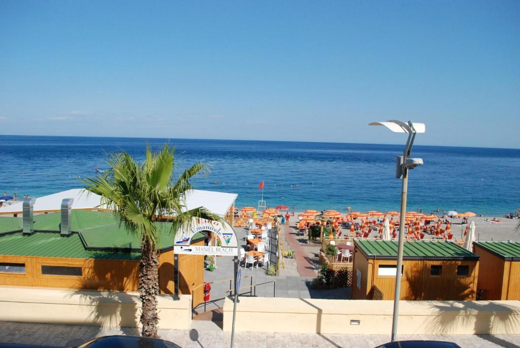 Maniel Beach Hotel Letojanni Exterior photo